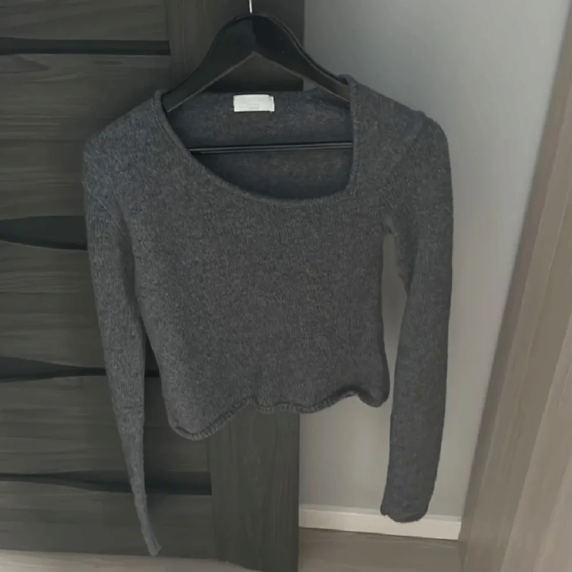 Grå stickad tröja - 90