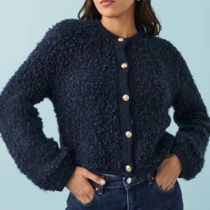 Boucle kofta - Superfin boucle kofta från Ginatricot som inte kommer till användning längre, rejält och tjockt material, stl S. Nypris 599kr