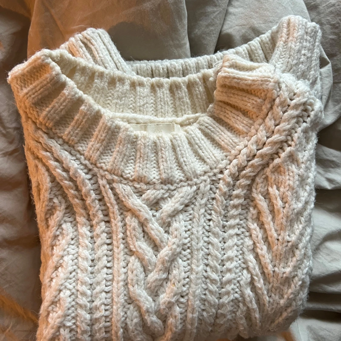 Vit stickad tröja från H&M - 91