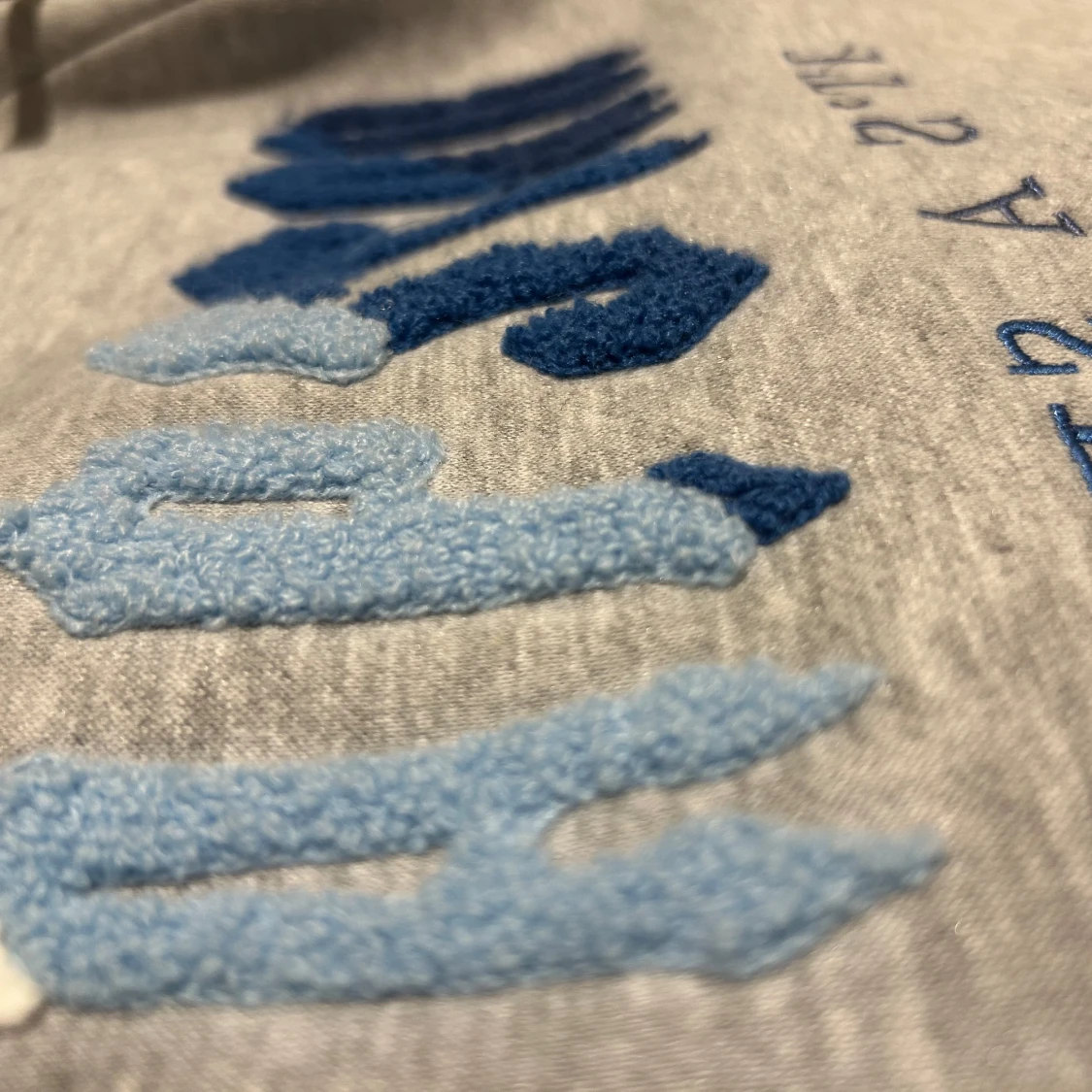 Grå och ljusblå hoodie från Trapstar - 91