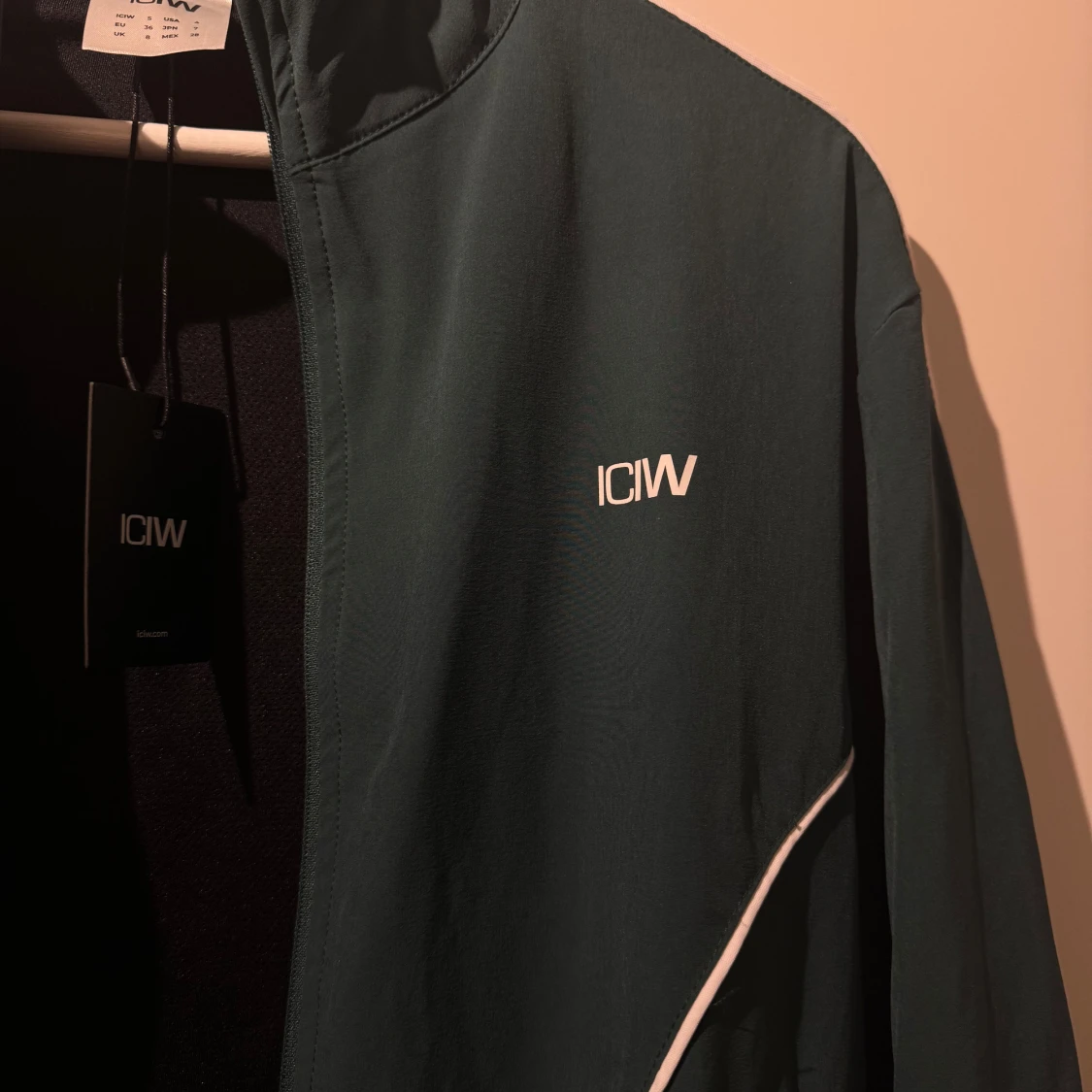 Grön träningsjacka från ICANIWILL - 93