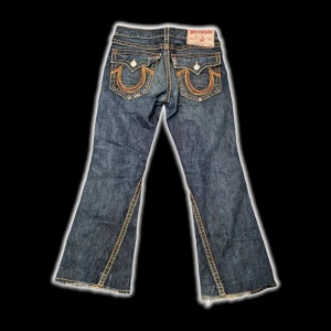 RAINBOW BILLY FLARED TRUEYS - Flared rainbow billy trueys!! Prima skick. Bara att skriva vid intresse :)