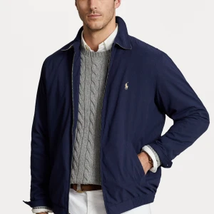 Ralph Lauren Jacka - Säljer min pojkväns Ralph Lauren jacka som inte kommer till användning! Köptes för 1700 och ej använd många gånger och är i fint skick🥰Passar både M/L och pris går att diskutera!💖