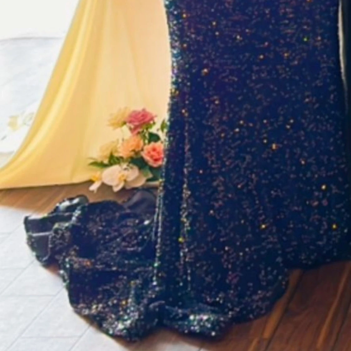 Svart glittrig långklänning - 90