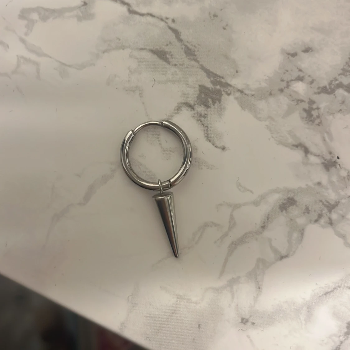 Stål örhänge från Edblad