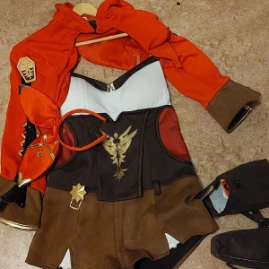 Amber cosplay  - The cosplay itself has been worn a few times but still in good condition. Still in good condition and all that.
