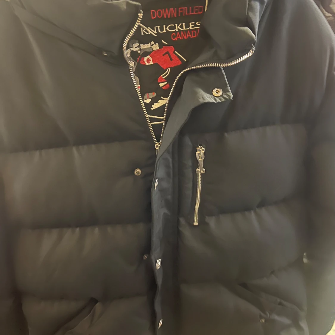 Svart dunjacka från Moose Knuckles - 90