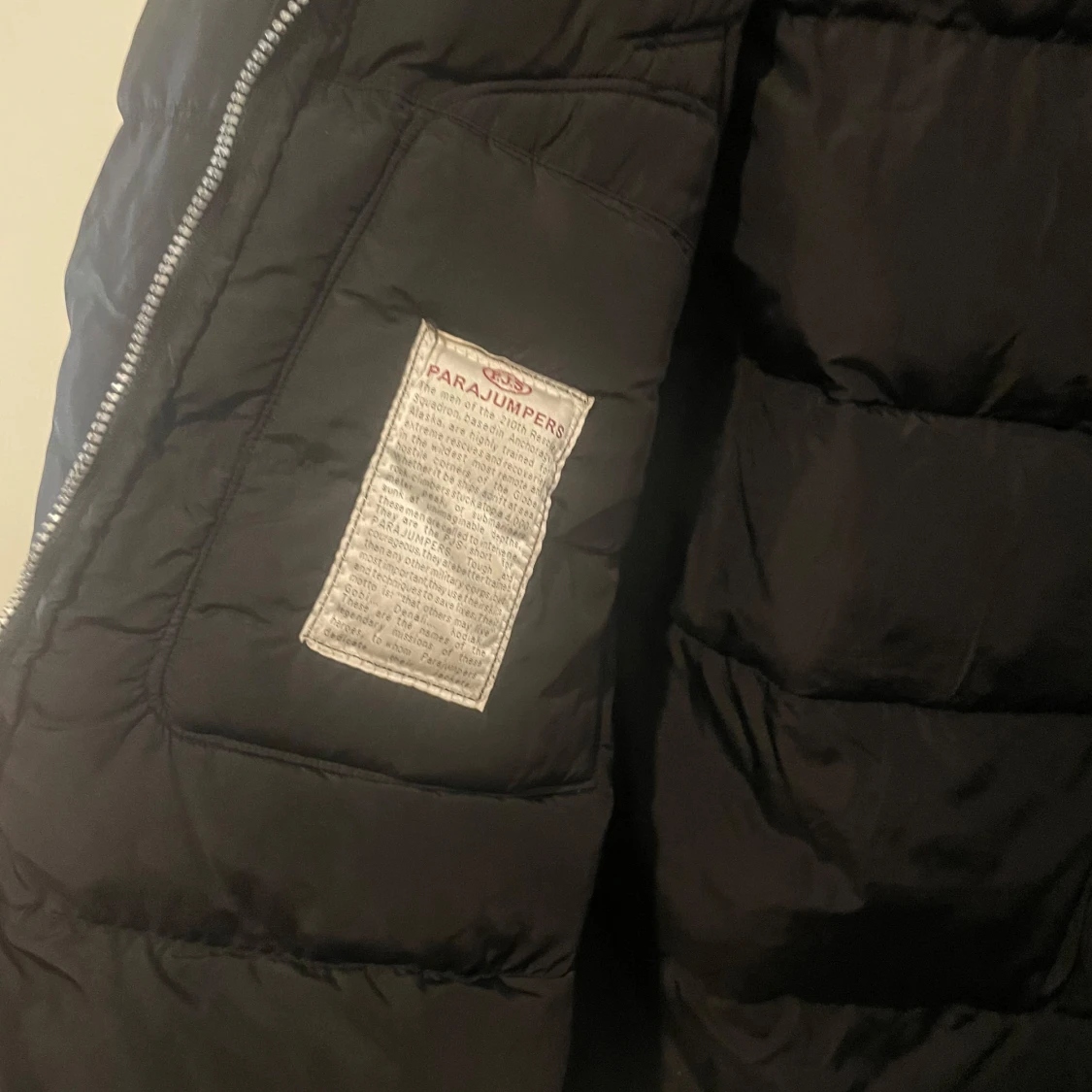 Svart dunjacka från Parajumpers - 91