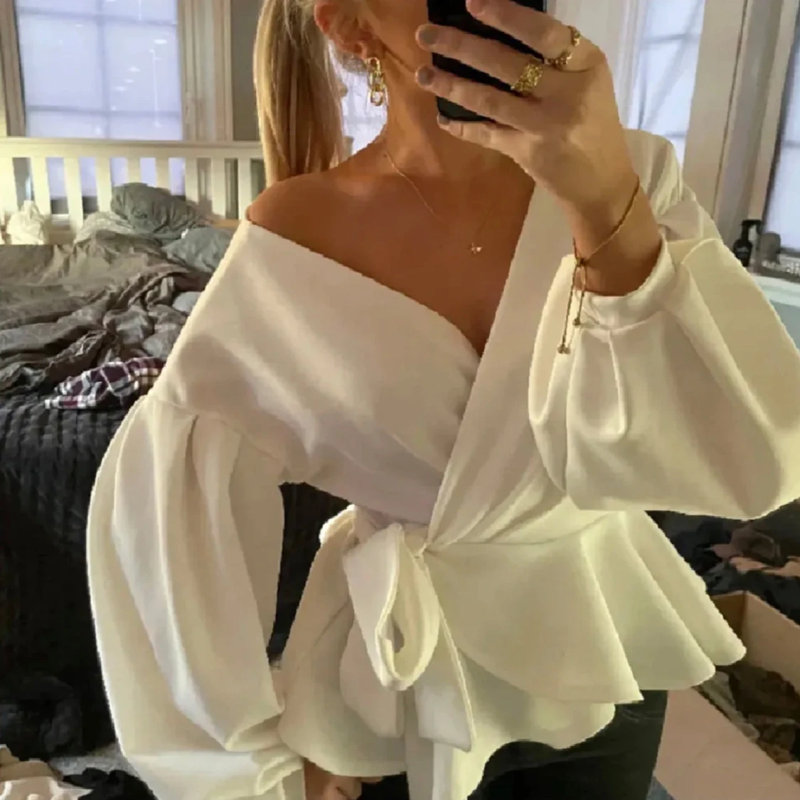 Vit blus med knyt - 90