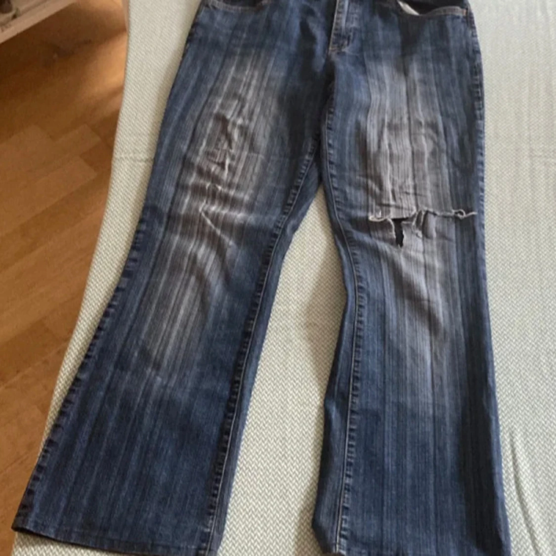 Blå bootcut jeans från b.young - 90