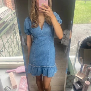 Jeans klänning - Så snygg jeans klänning!!! Perfekt till sommaren💕💕🌸