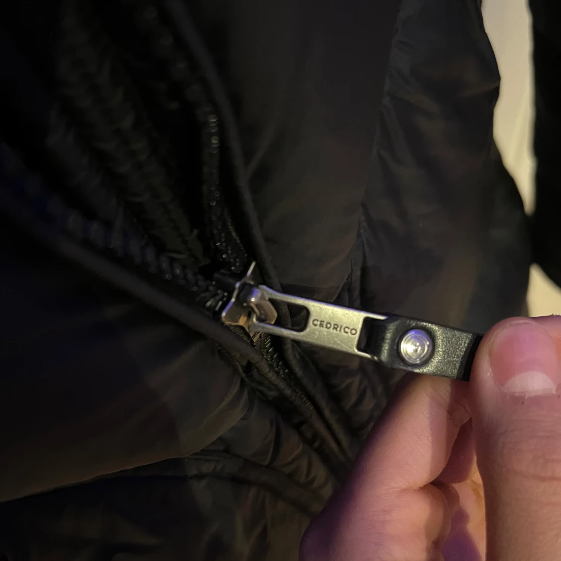 Svart dunjacka från Cedrico - 3