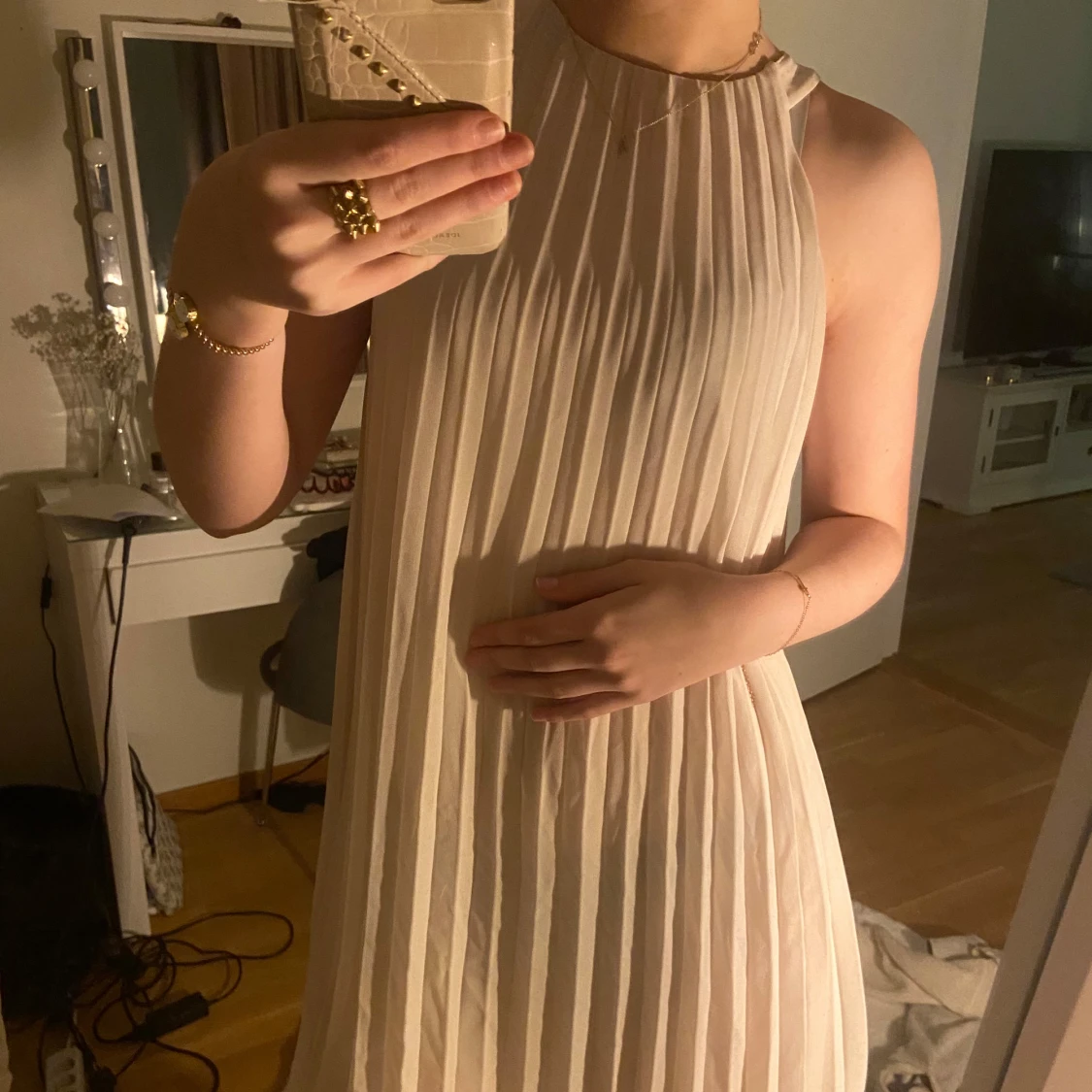 Beige ärmlös klänning