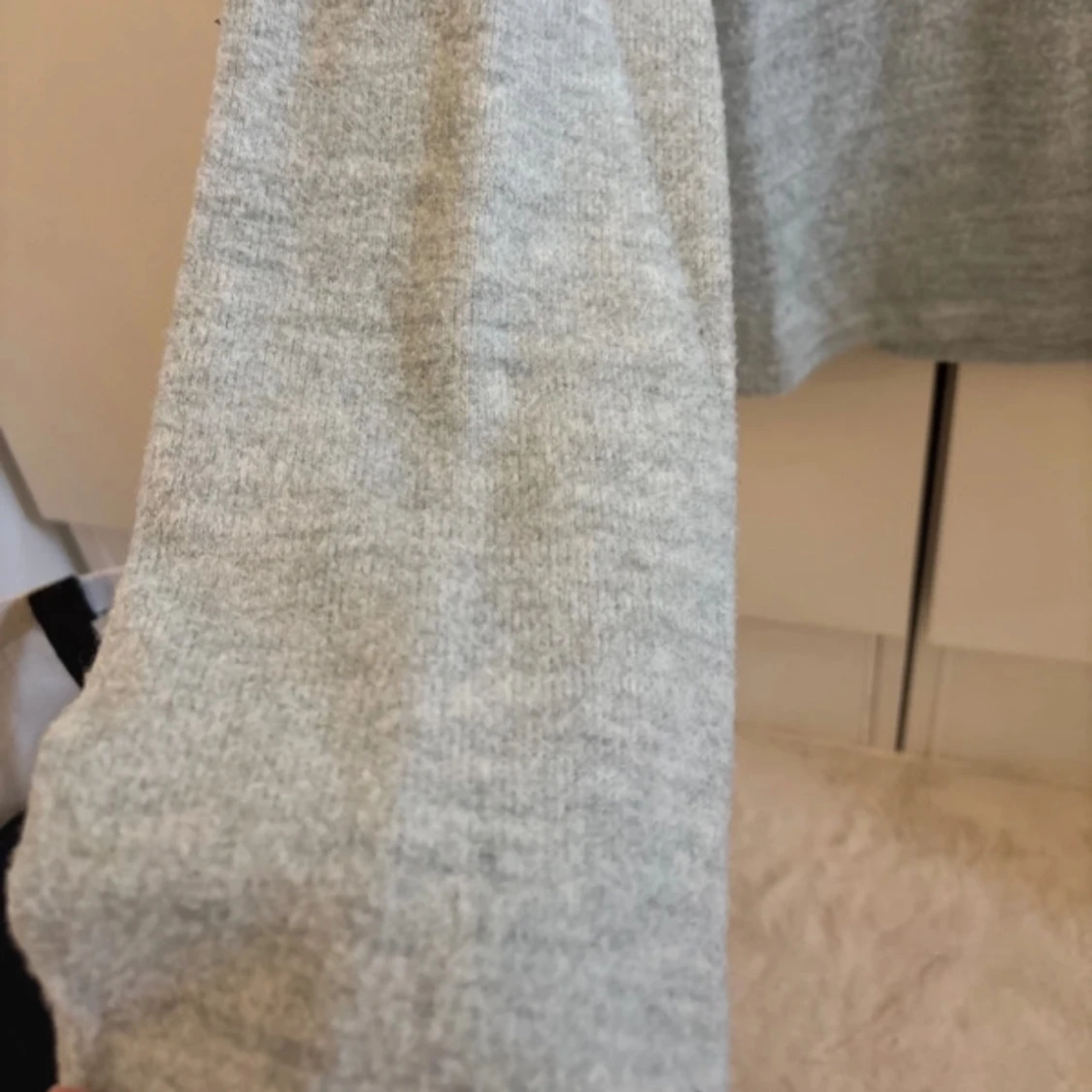 Mintgrön tröja med volangdetaljer - 2