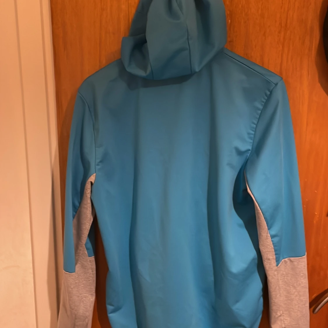 Blå och vit jacka från Boss - 1