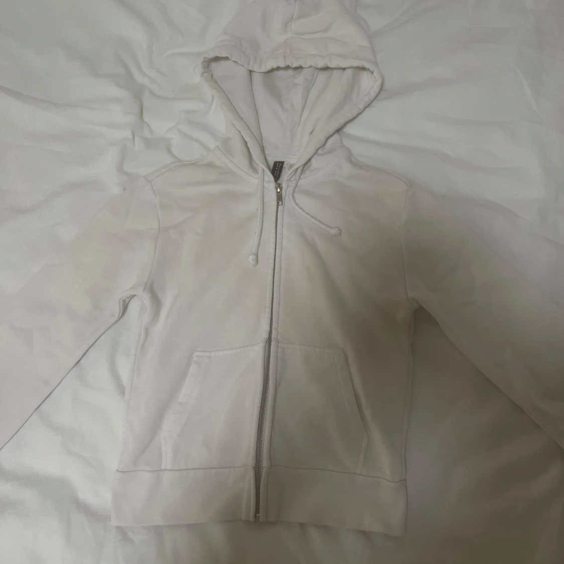 Vit hoodie med dragkedja - 1