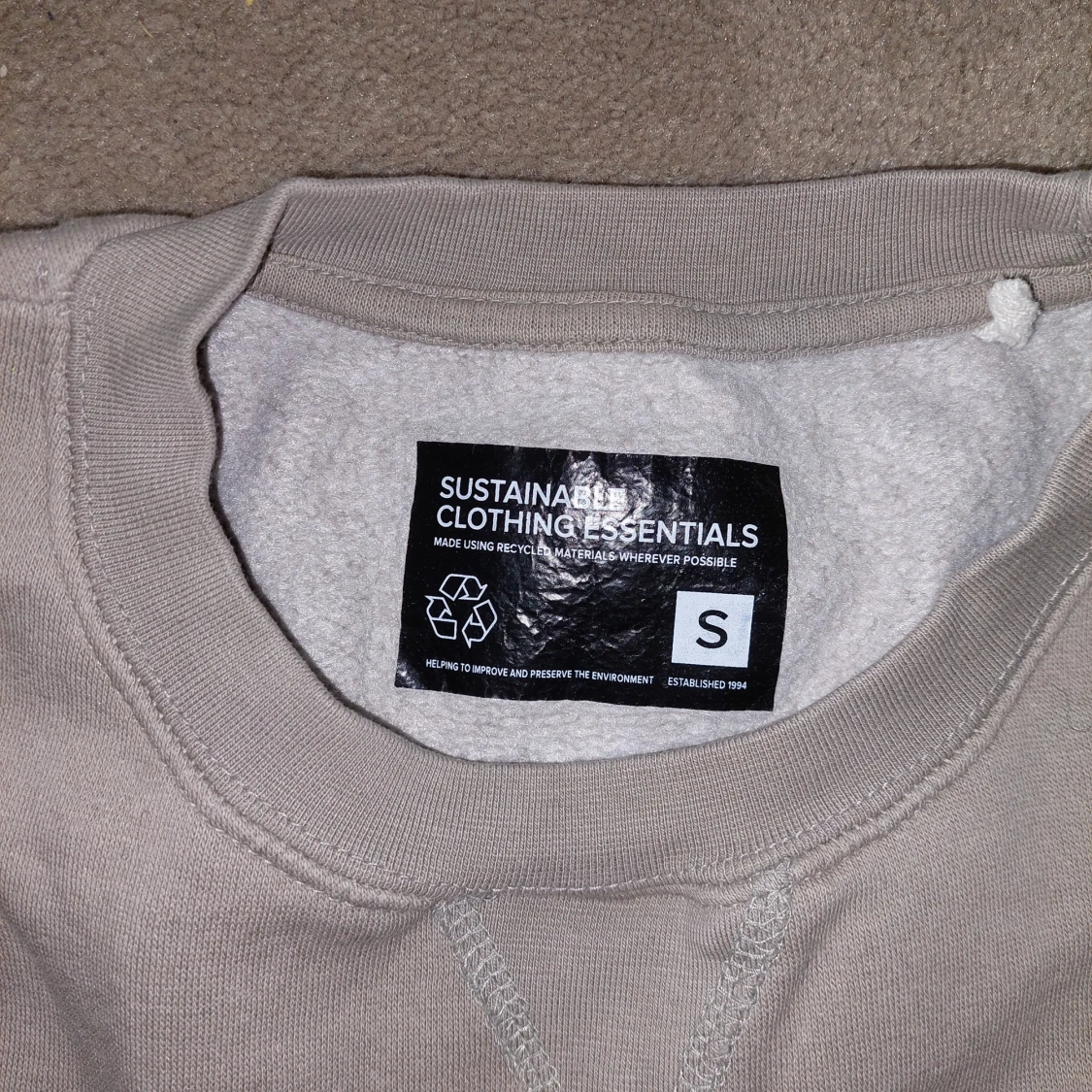 Beige sweatshirt från Sustainable Clothing Essentials - 2