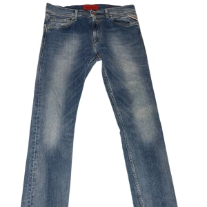 Replay Jeans  - Säljer dessa sjukt snygga replay jeansen i storlek 34/32. De är små i storlek efter som de är lite mer slim. 