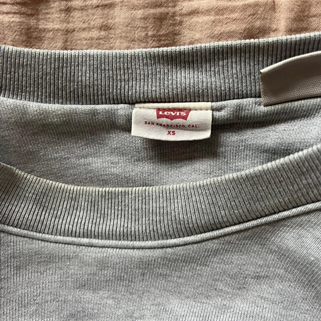 Grå sweatshirt från Levi's - 1