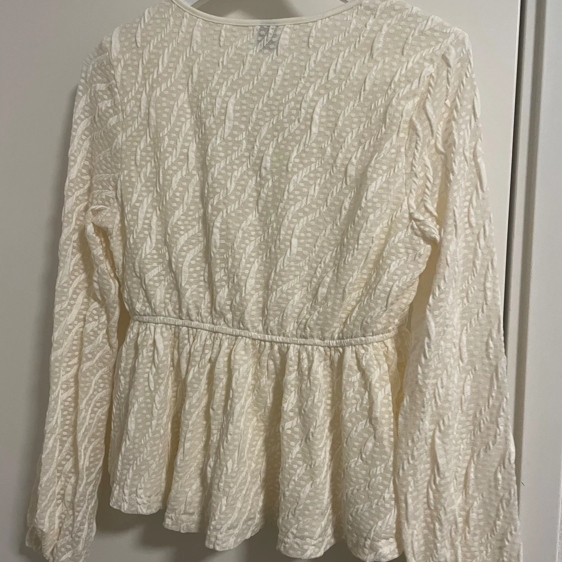 Vit omlottopp från Shein - 1