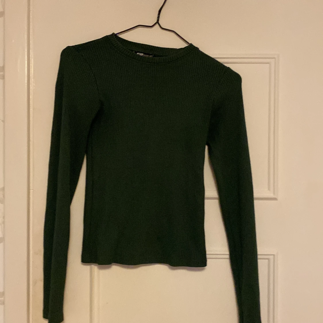 Mörkgrön ribbad tröja från FB Sister