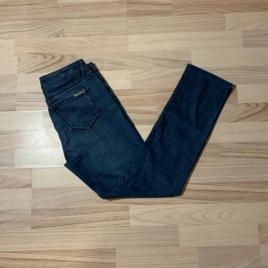 Tramarossa jeans - Snygga blåa Tramarossa jeans. Storlek W30 L31 men passa 29 i midjan. Skickar helst med PostNord. 