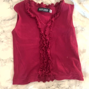 Topp från ccc girls - En söt vinröd topp ifrån ccc girls. Fint skick inga skador💕