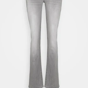 Jeans  - Super fina jeans, skriv för egna bilder 