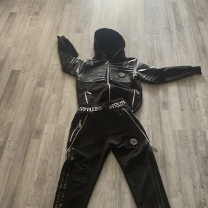 Andvänd 3 gånger och tvätta 2 gånger - Sällsynt  