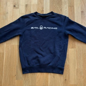mörkblå sail racing tröja  - Sparsamt använd, bra skick