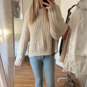 Stickad tröja - Fin stickad tröja ifrån h&m, bra skick.💕