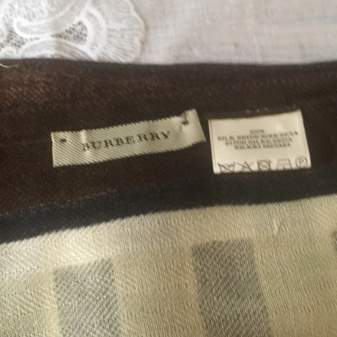 Burberry halsduk  - 28