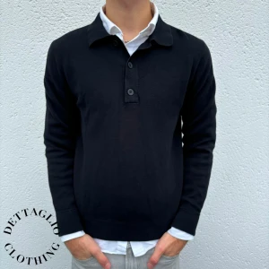 Massimo Dutti Tröja  - Tröja från Massimo Dutti | Skick: 8/10 | Storlek: S | Nypris: 799kr | Säljer för 379kr | Spårbar frakt via Postnord eller Instabox | Hör av dig vid frågor eller funderingar 