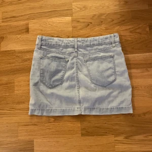 Super snygg jeans kjol från Calvin Klien - Använd ett fåtal gånger och i super bra skick 🩷