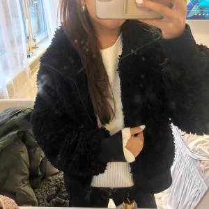 Zara jacka - Päls/teddyjacka från zara som ej säljs längre såå mysig
