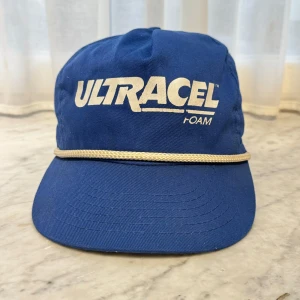 Vintage keps  -    🧢 Jag har flera kepsar till salu på min profil och lägger upp nya modeller regelbundet. 