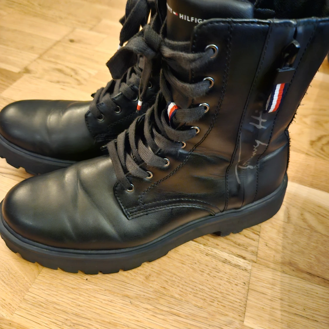Svarta boots från Tommy Hilfiger - 92