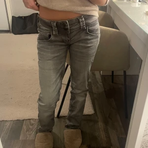 Low waist Pepe Jeans  - Aldrig kommit till användning, bara testade. Köpte för 1095kr. Priset går att diskuteras