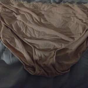 Beiga trosor Triumph Xl  - Sällan använd  Står i rökfri och pälsfri miljö Kan skickas eller hämtas på Skiljemyntsgstan 18F Göteborg. 