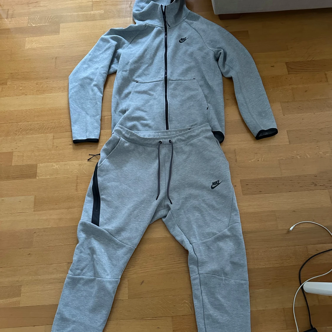 Grå träningsset från Nike