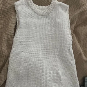 Tröja - Inget slitage. Så snygg stickad tröja.