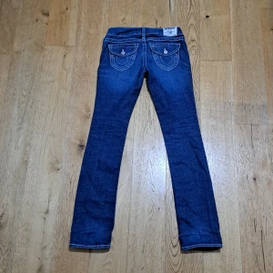 True religion jeans - Superfint skick, som nya! Lågmidjade med långa ben.