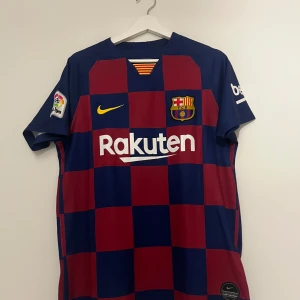Barcelona tröja  - Barcelona fotbollströja size S 