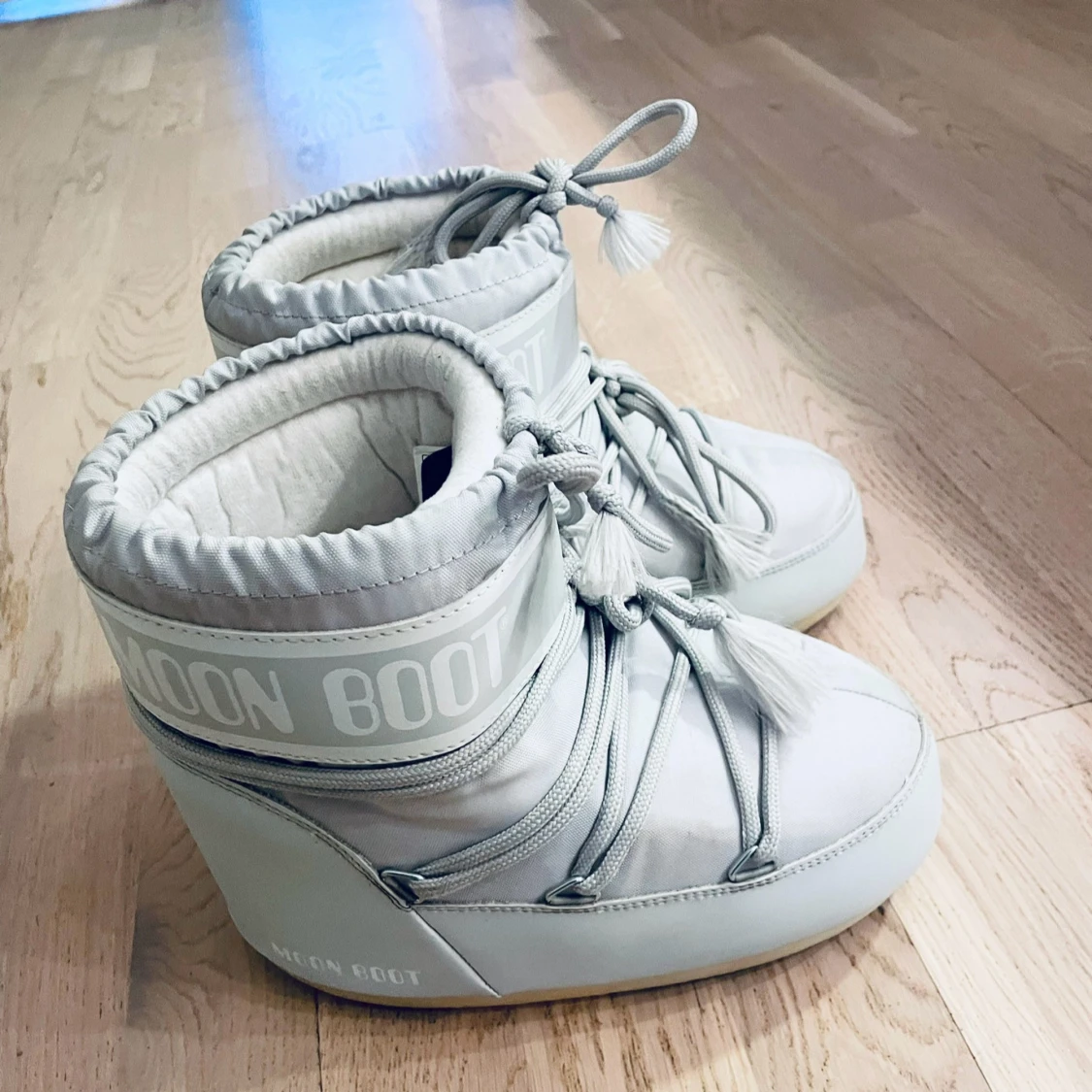 Ljusgrå  Moon Boots - 90