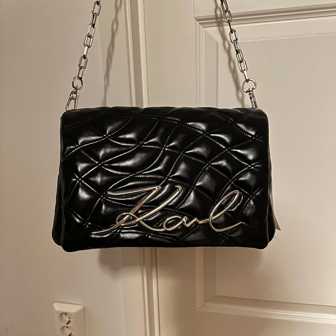 Svart quiltad axelväska från Karl Lagerfeld - 91