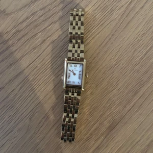 Mockberg  - Mockberg klocka, har tagit bort länk för göra den mindre 