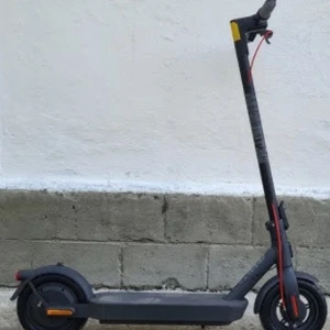 Xiaomi pro 4 med laddare - Knappt använd