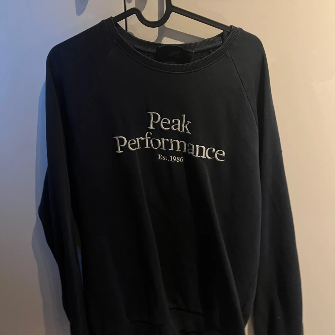 Svart tröja från Peak Performance