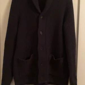 cardigan  - Cardigan är ny och används sällan 