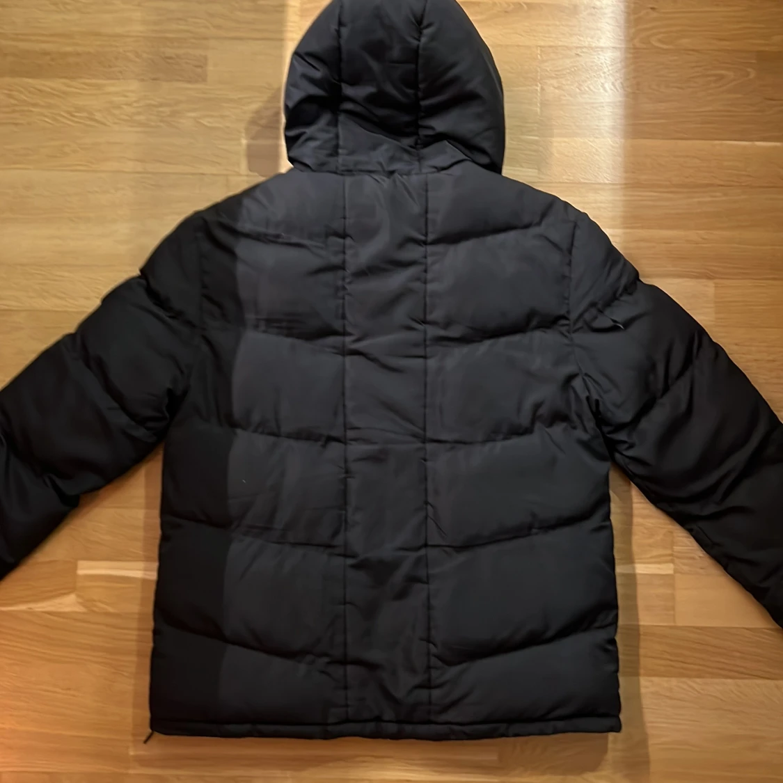 Svart dunjacka från Closure LDN - 1